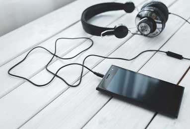 im电竞-专注于执教泰山一队？泰山B队赛后韩鹏与队员告别，并一度哽咽