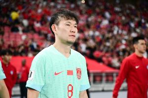 突遭弃用❗李源一18强赛前6场铁主力 近2场只踢27分钟&amp;未进名单❗