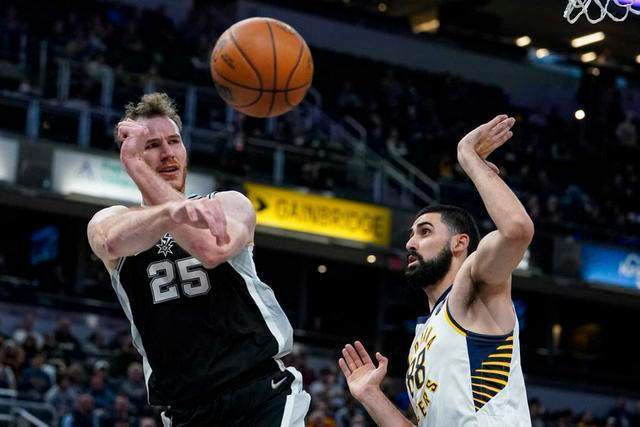 im电竞官网-最不可或缺之人因故休战 马刺艰难赛季考验加重